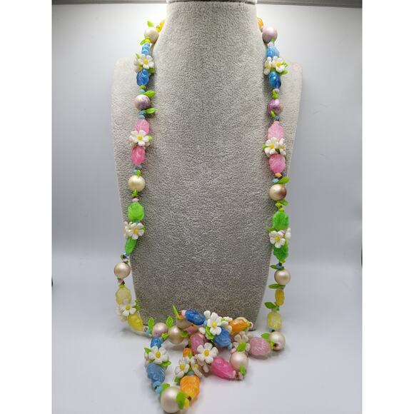 Vintage Floral Bead Necklace 42 in Pastel Lucite Flowers Faux Pearls - Picture 2 of 10